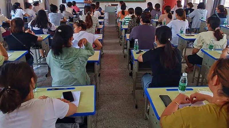 建造师培训课程的师资背景直接关系到教学质量。在挑选课程时，要关注以下几点：